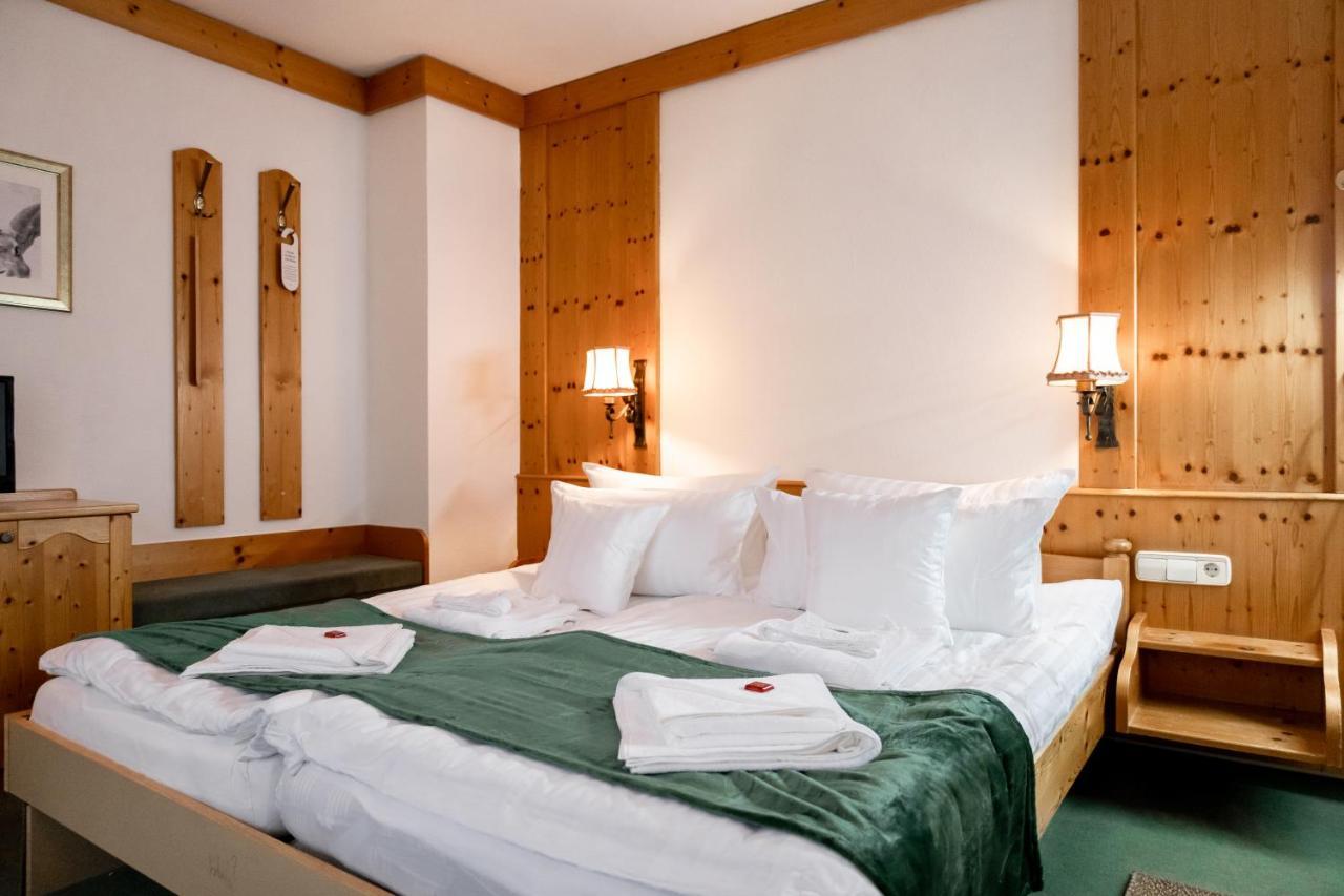 Zum See, Hotel *