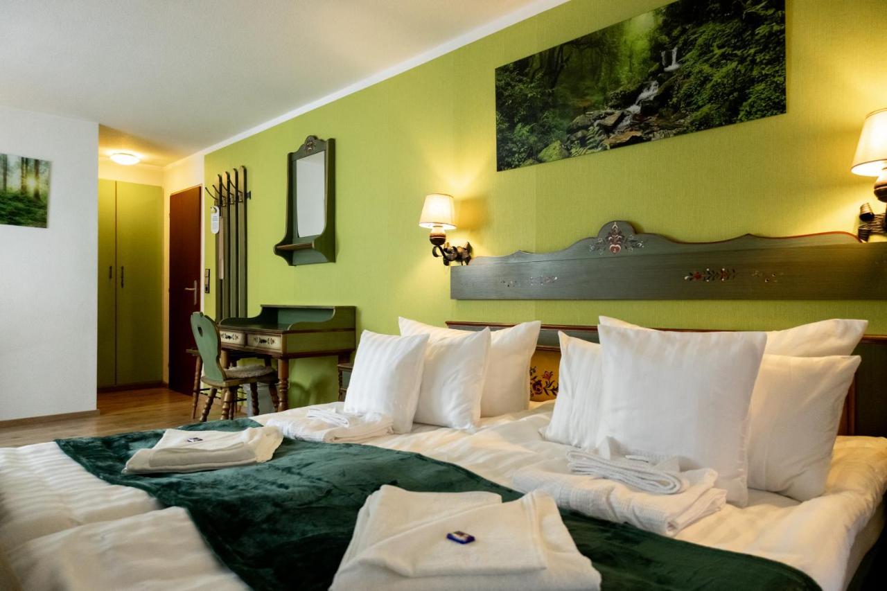Zum See, Hotel *