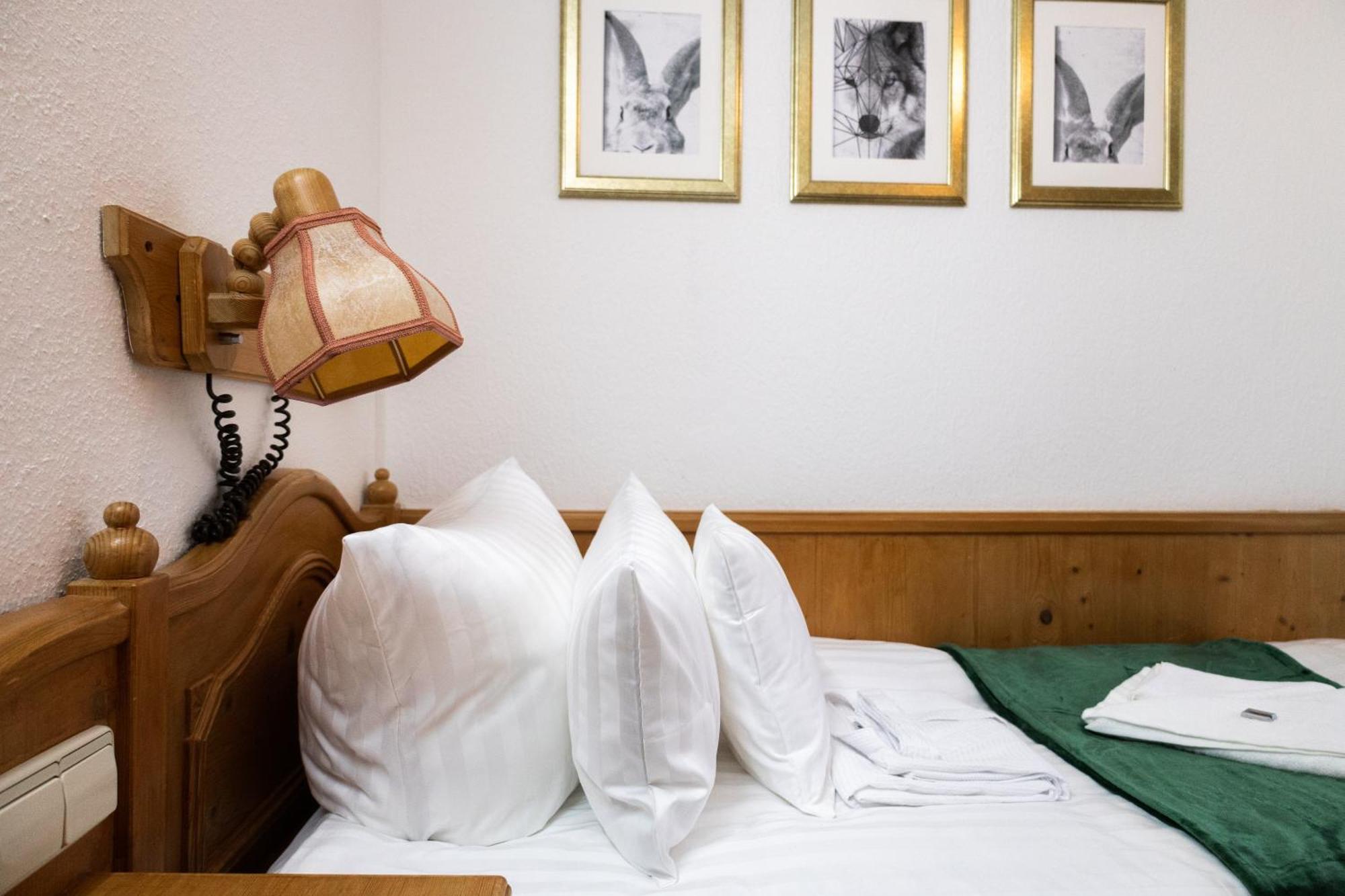 Zum See, Hotel *