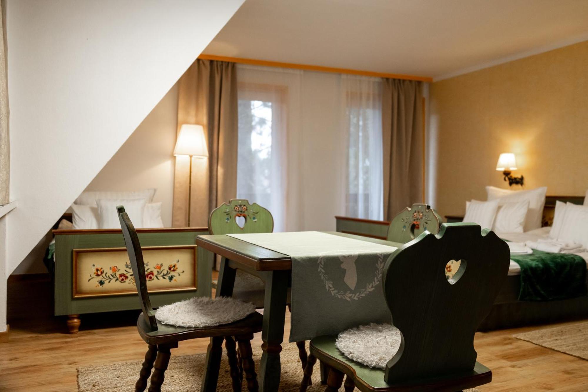 Zum See, Hotel *